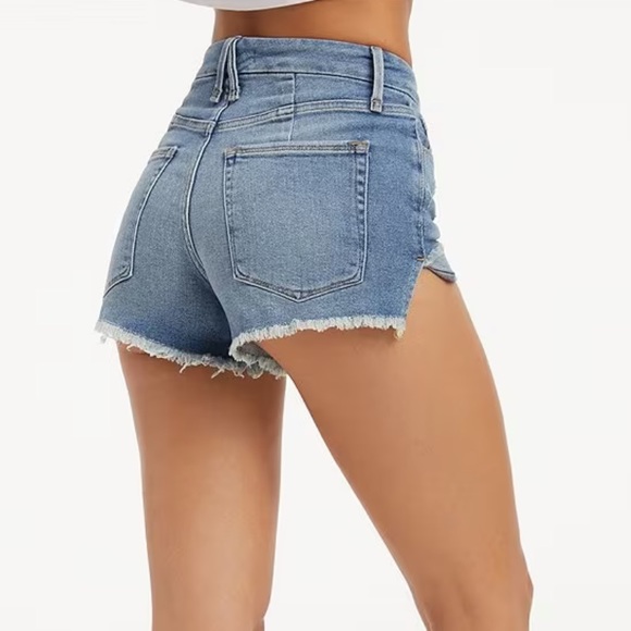 Good American Good Curve Short size 18 - Picture 8 of 13